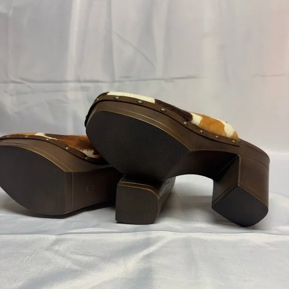 Chocolat Blu Cowhide Pattern Mules - Picture 5 of 6